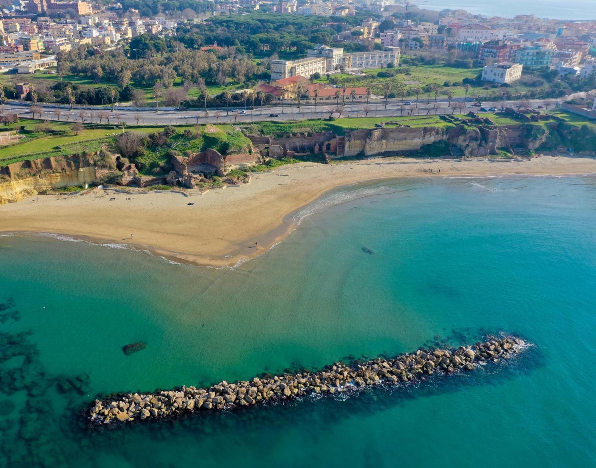 The Shabby House - Charming Seaside Retreat In Central Anzio, Steps From Beach And Train Station Exteriér fotografie