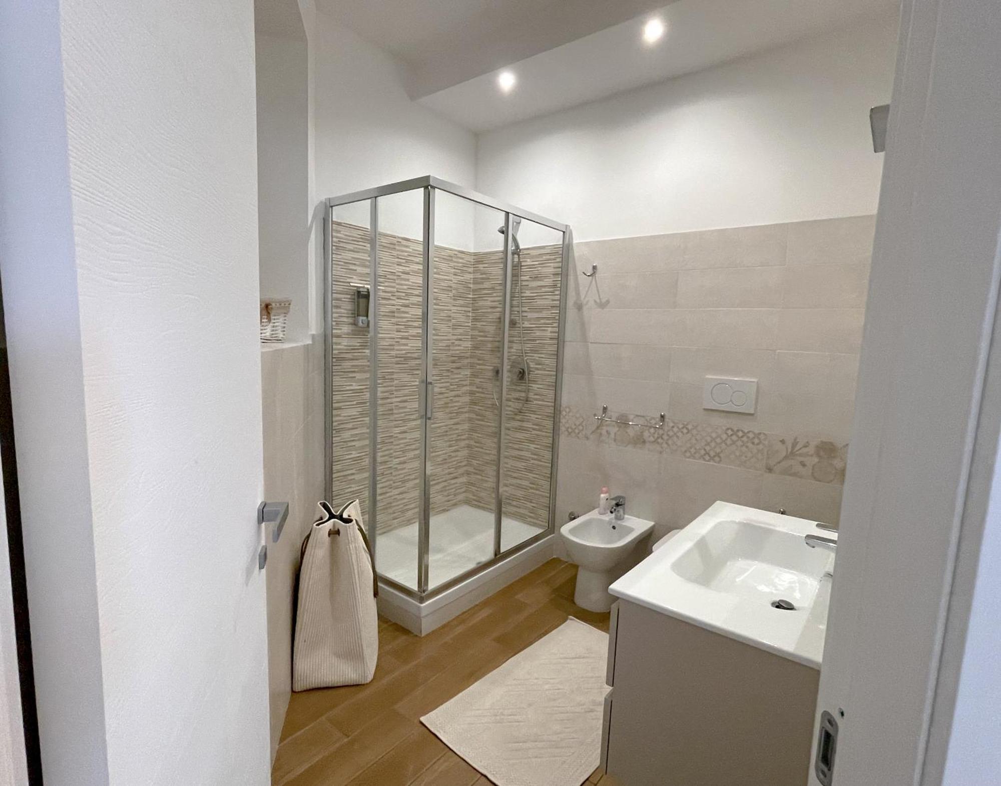 The Shabby House - Charming Seaside Retreat In Central Anzio, Steps From Beach And Train Station Exteriér fotografie