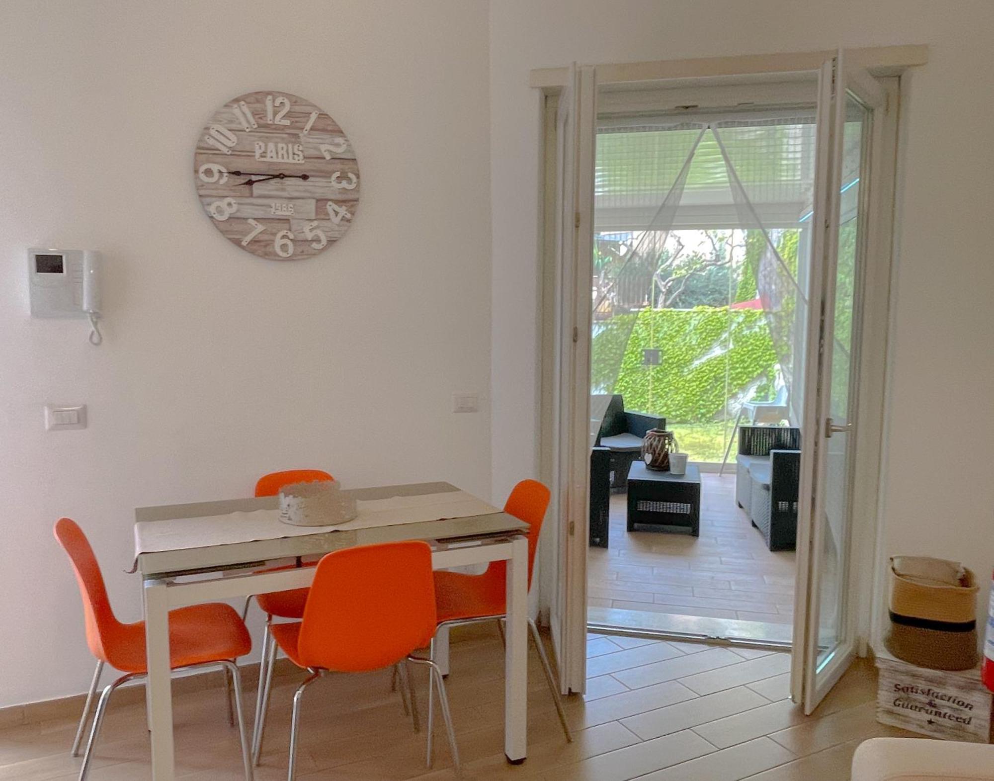 The Shabby House - Charming Seaside Retreat In Central Anzio, Steps From Beach And Train Station Exteriér fotografie