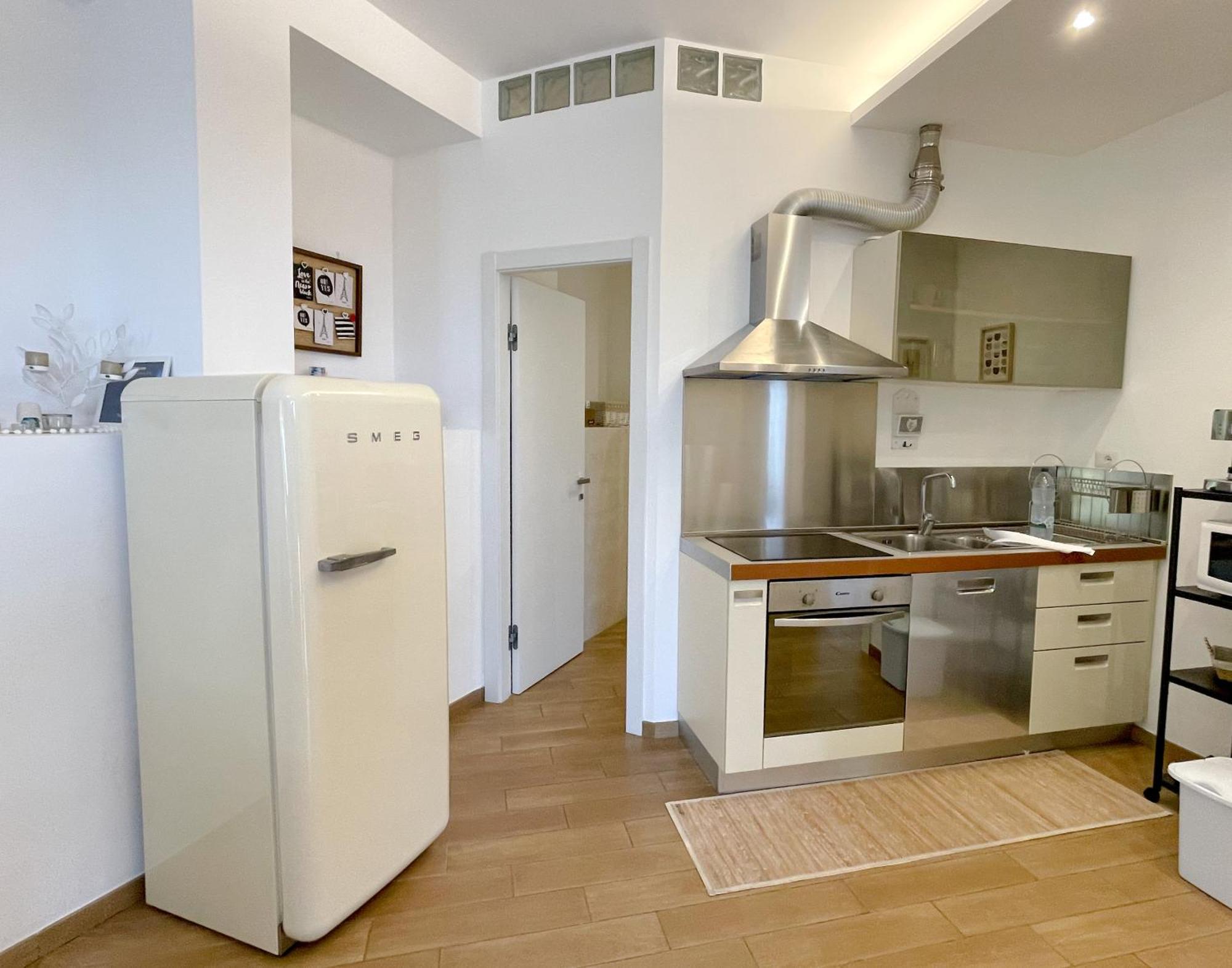 The Shabby House - Charming Seaside Retreat In Central Anzio, Steps From Beach And Train Station Exteriér fotografie