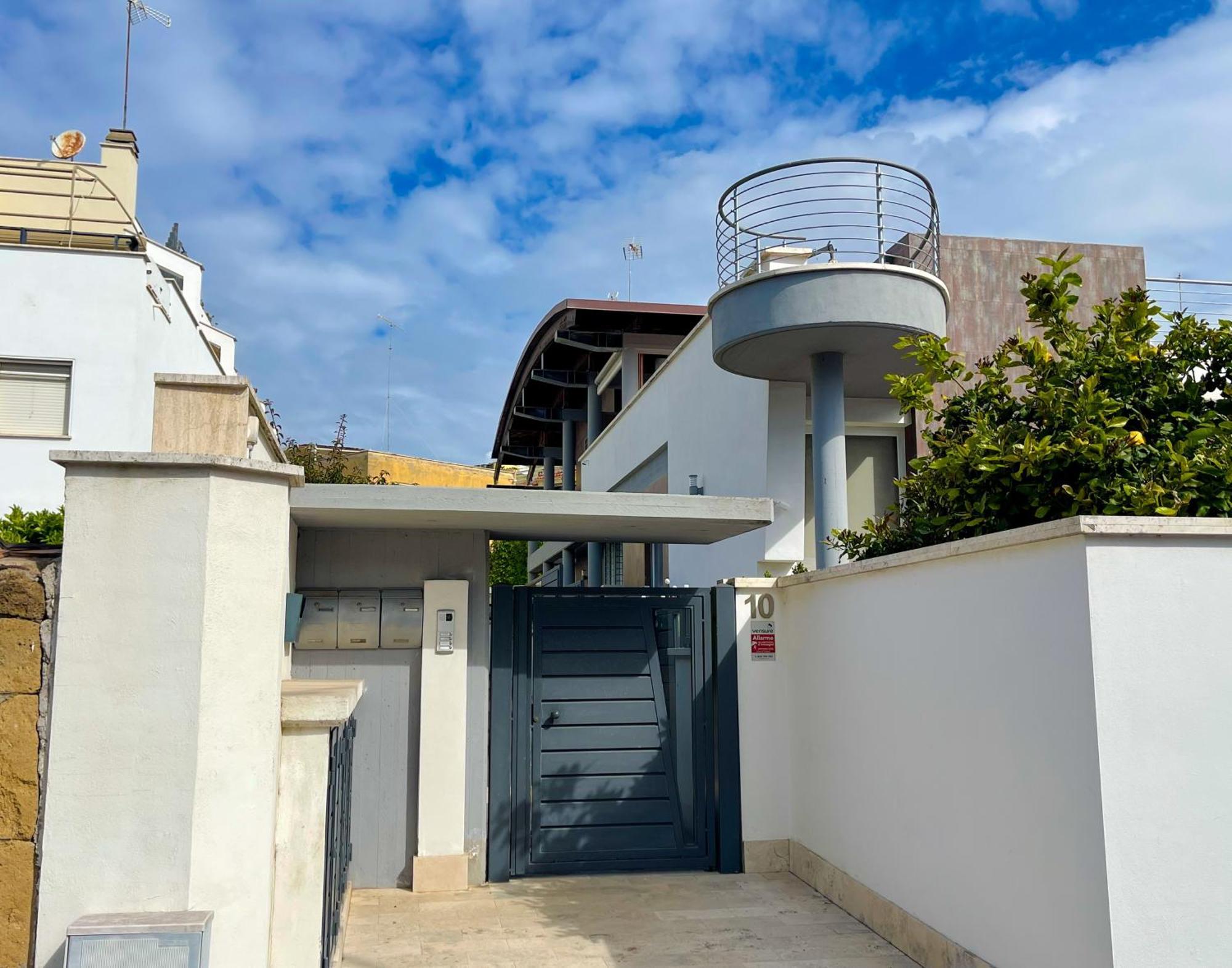 The Shabby House - Charming Seaside Retreat In Central Anzio, Steps From Beach And Train Station Exteriér fotografie