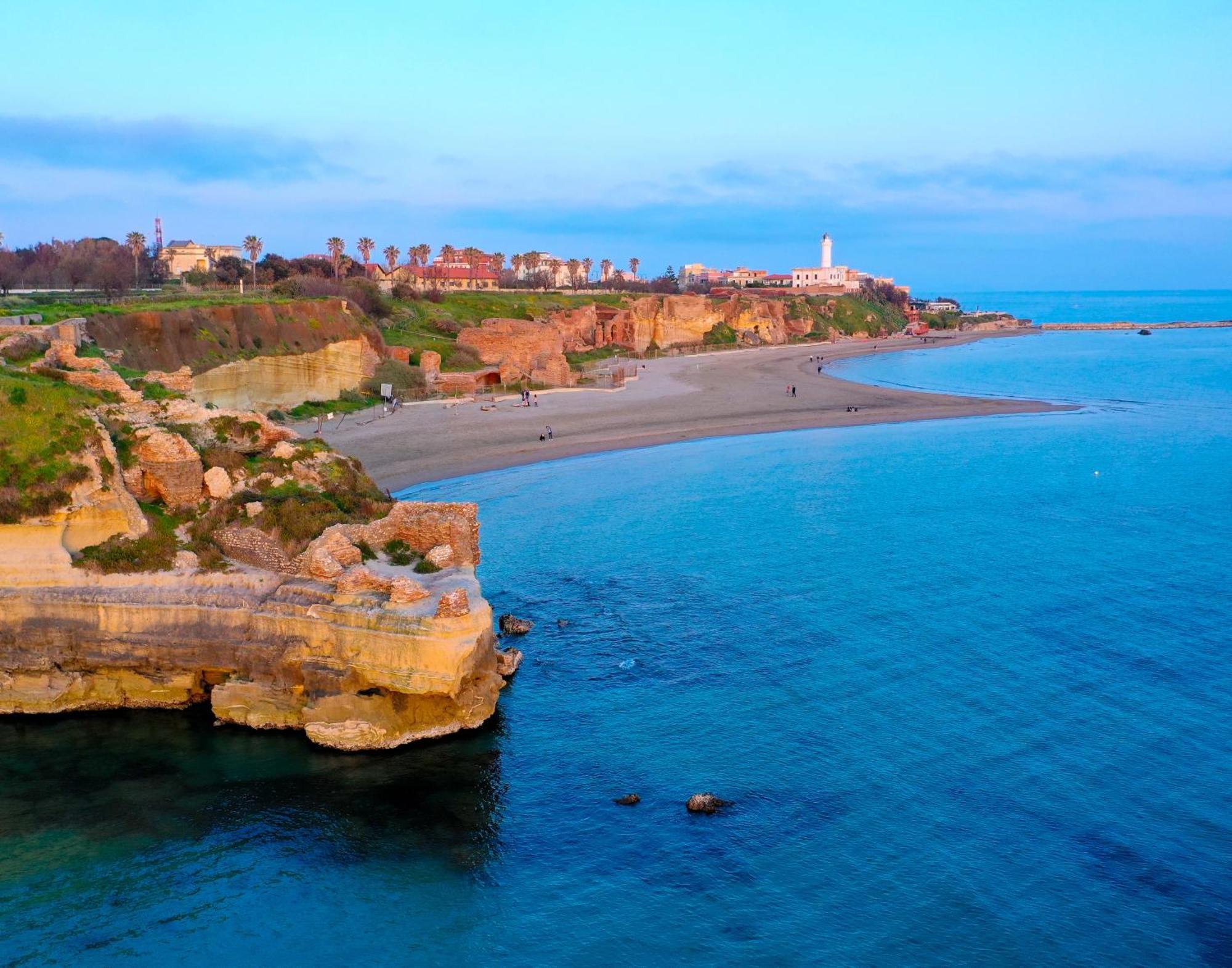 The Shabby House - Charming Seaside Retreat In Central Anzio, Steps From Beach And Train Station Exteriér fotografie