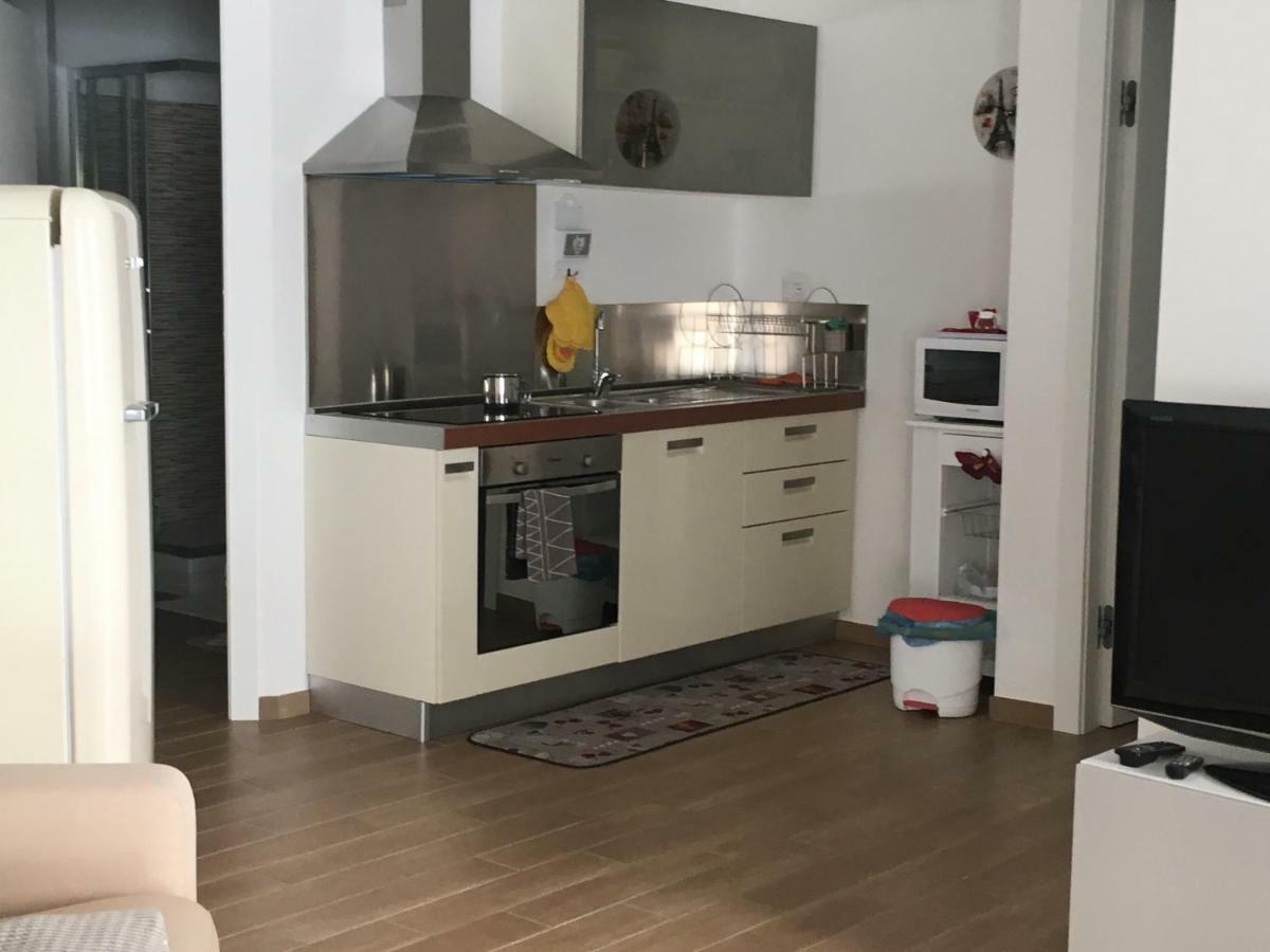 The Shabby House - Charming Seaside Retreat In Central Anzio, Steps From Beach And Train Station Exteriér fotografie